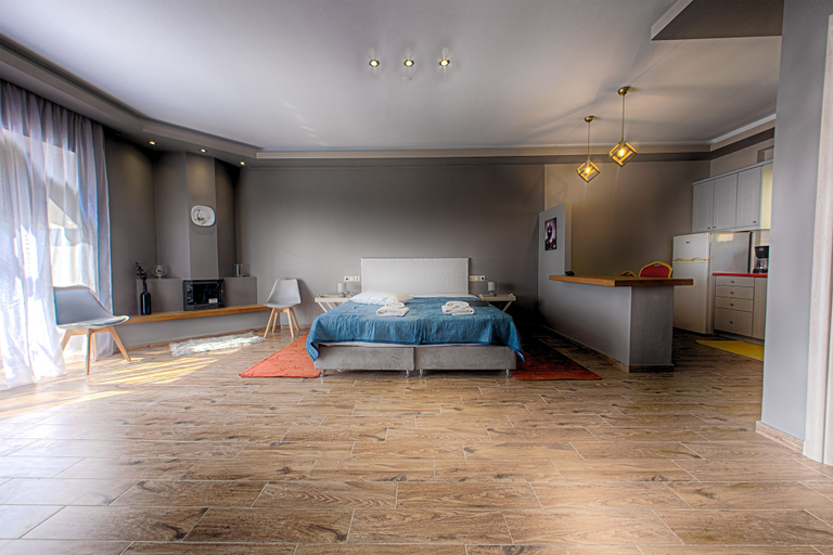 Others 5, Atrium Vinea, West Greece