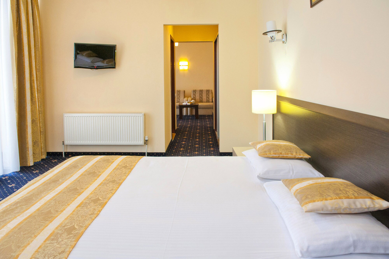 Bedroom 3, Manhattan Hotel & Restaurant