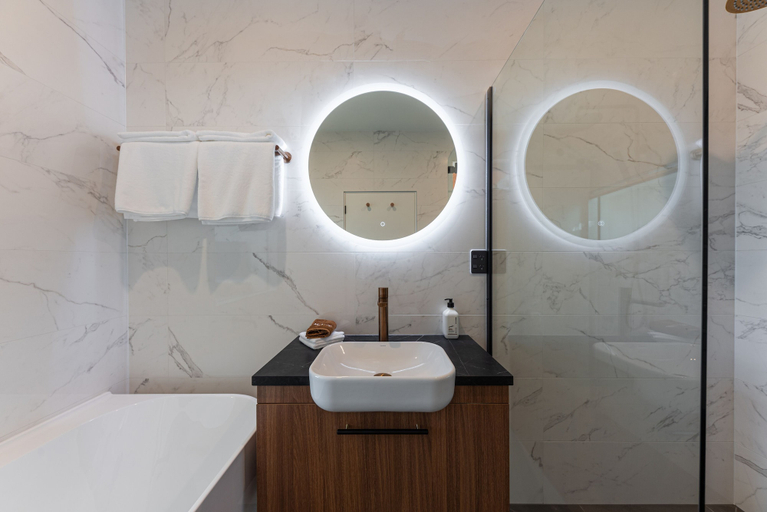 Bathroom 3, Galaxy Boutique Hotel, Mackenzie