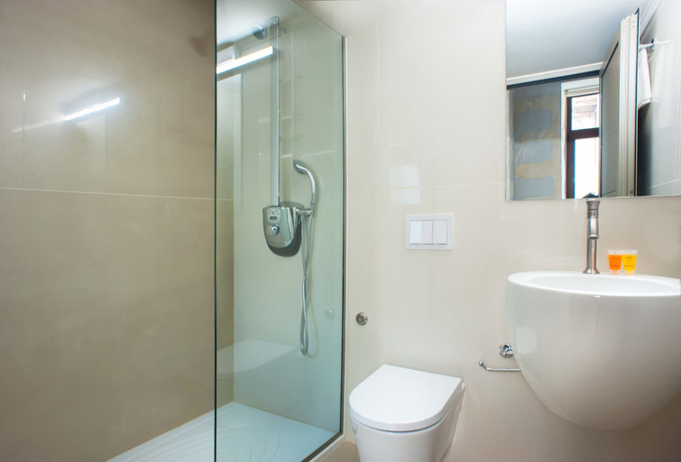 Bathroom 4, Splanzia, Crete