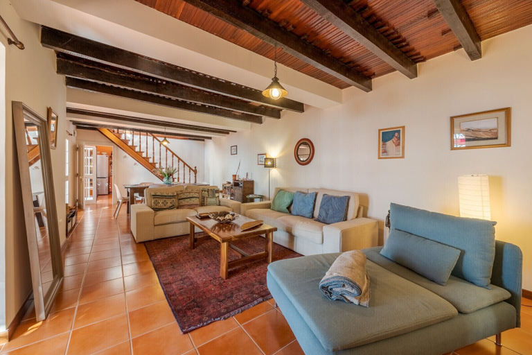 Others 5, Villa Flora, Calheta