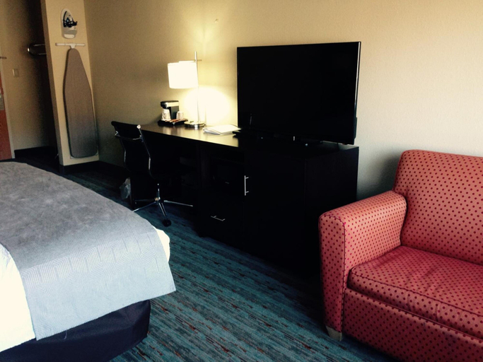 Bedroom 3, Cherokee Grand Hotel, Jackson