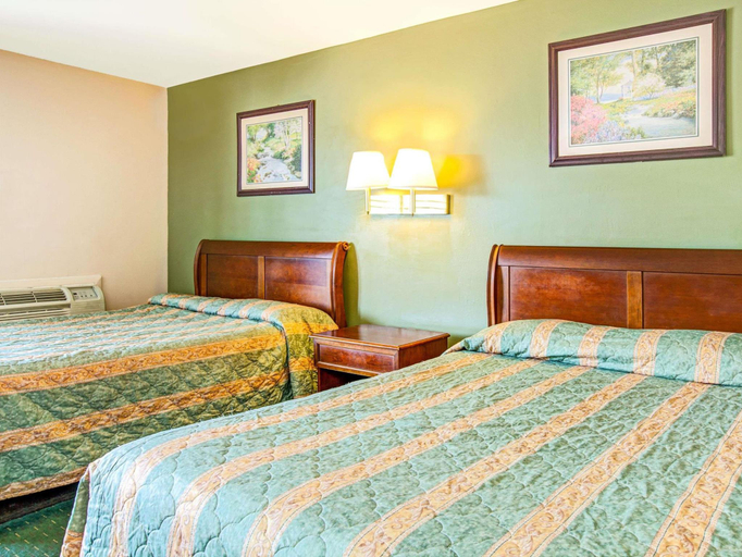Bedroom 2, Knights Inn - South Hackensac, NJ, Bergen