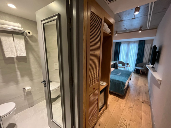 Bathroom 5, Royal Galata Hotel, Beyoğlu