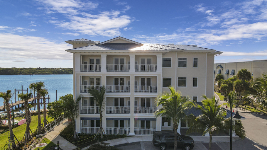 Exterior & Views 2, The Pointe Hotel, Martin