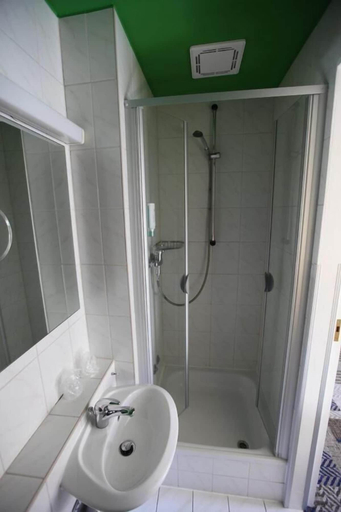 Bathroom 5, Hotel Miriquidi, Erzgebirgskreis