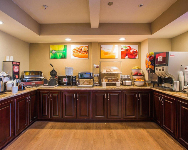 Food & Drinks 5, Quality Inn Downey, Los Angeles