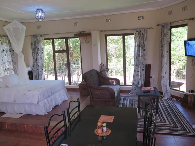 Bedroom 3, Mount Hermon Safari Cottages, Siavonga