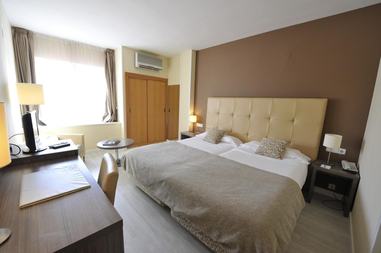 Bedroom 3, Hotel Puerta de Segovia, Segovia
