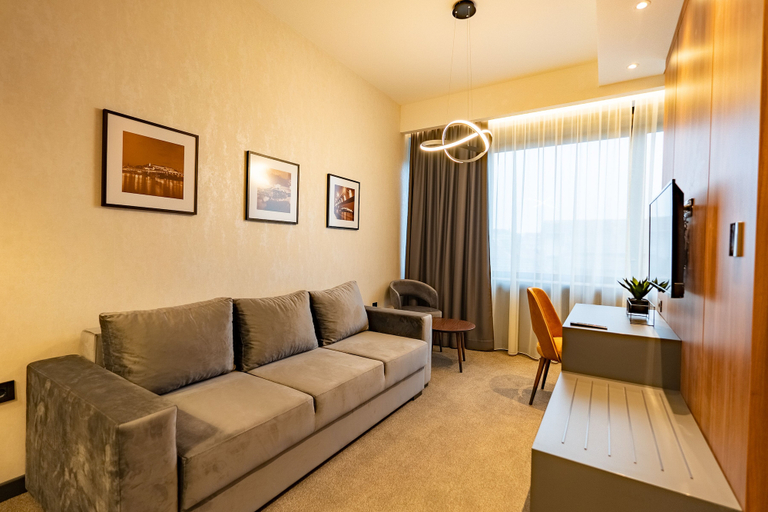 Others 5, Hotel Element, Novi Sad