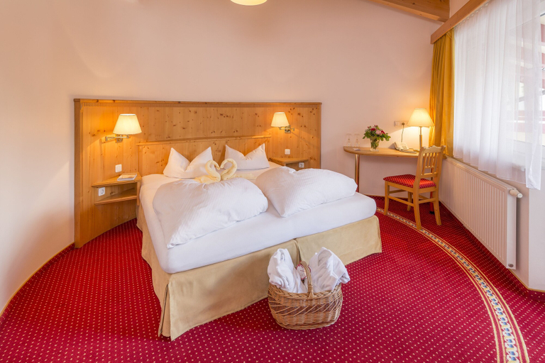 Bedroom 3, Familotel Kaiserhof - Families only, Reutte