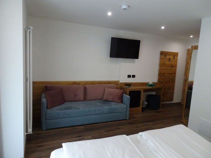 Bedroom 3, Active Alm Hotel, Trento