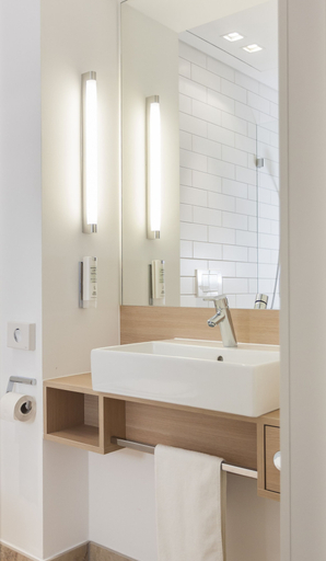 Bathroom 5, Kardinal Schulte Haus, Rheinisch-Bergischer Kreis