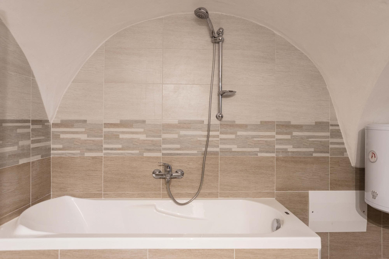 Bathroom 4, Via Nilo 20 apartments, Napoli