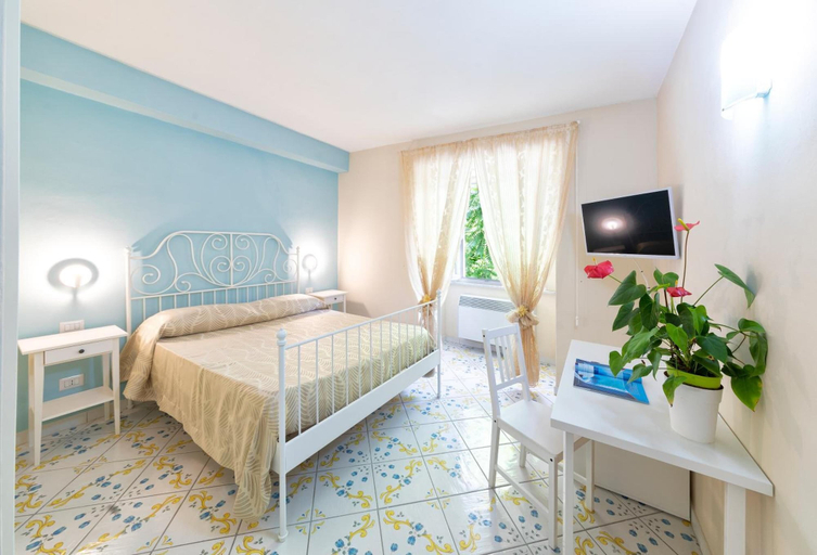 Bedroom 3, Hotel Il Nespolo, Napoli
