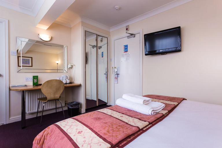 Bedroom 4, Gardens Hotel, Manchester