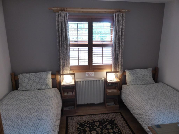 Bedroom 2, Clifton Cottage, Stirling