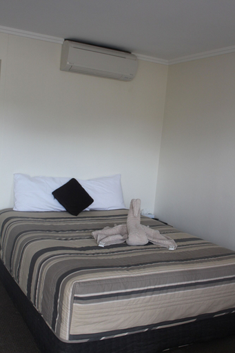 Bedroom 3, Dubbo Centrepoint Motel, Dubbo - Pt A