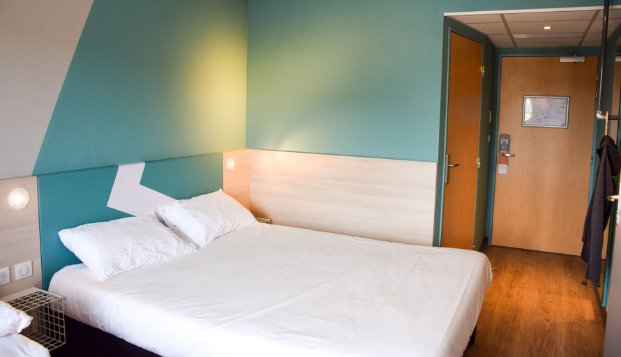 Bedroom 5, Ibis Budget Millau Viaduc, Aveyron