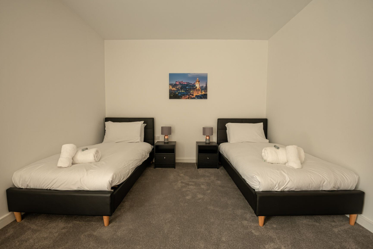 Bedroom 2, Roomy Comfortable Apartment, Edinburgh