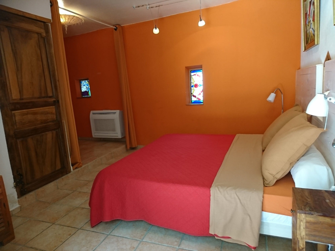 Bedroom 3, Le Mas Des Sorcieres - Maison d'hotes, Vaucluse