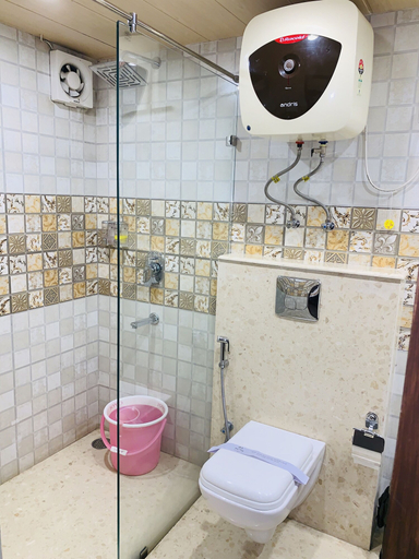Bathroom 4, Dusk N Dawn, Shimla