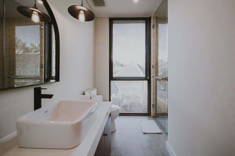 Bathroom 4, RED SUNSET VILLA CANGGU 5 MIN WALK BEACH, Badung