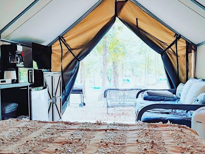 Bedroom 3, 4 Blue River Camp - Glamping Cabin, Caldwell