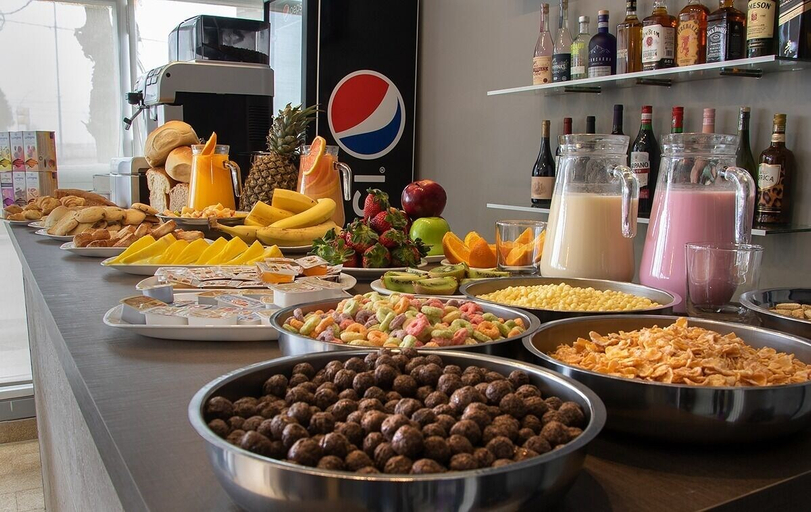 Food & Drinks 4, Club House Hotel, General Roca