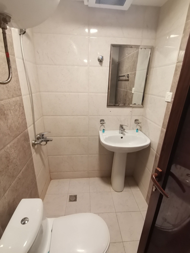 Bathroom 4, Dyafa 1 - Hotel Apartments, Al Khobar