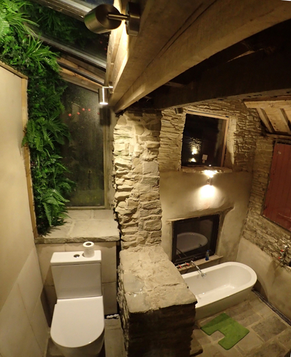Bathroom 4, The Lodge Rooms, Gloucestershire