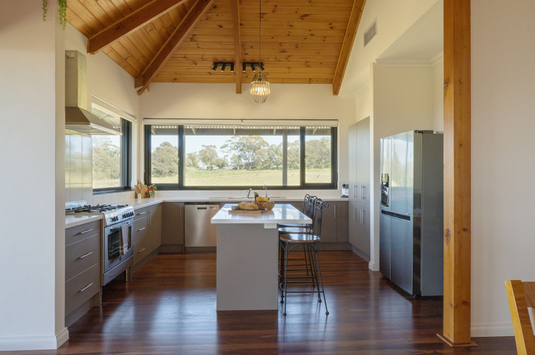 Others 5, Old Coach Road Estate, Victor Harbor