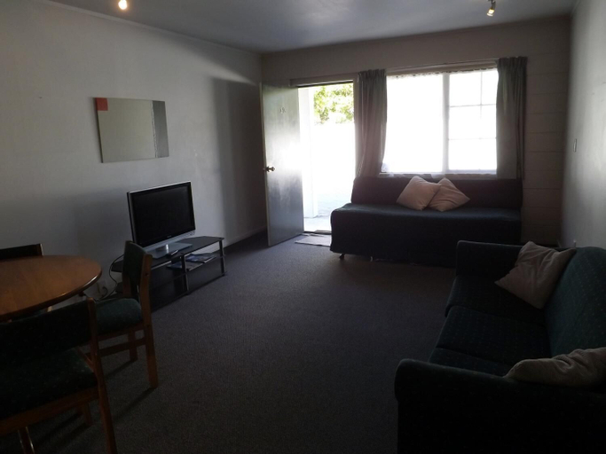 Others 4, Karaka Tree Motel, Taupo