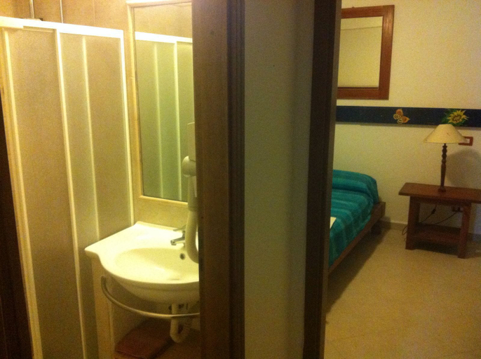 Bathroom 5, Vulcano Terme Residence, Messina