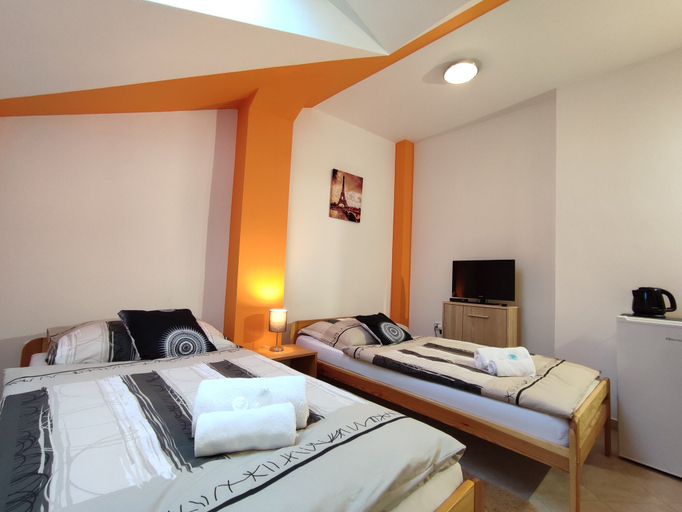 Bedroom 3, Hotel 28, Náchod