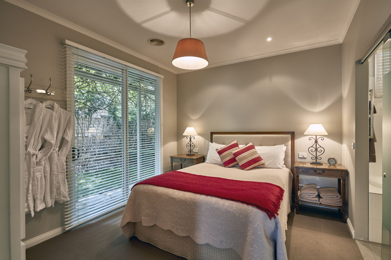 Bedroom 2, Mews Cottages, Macedon Ranges Bal