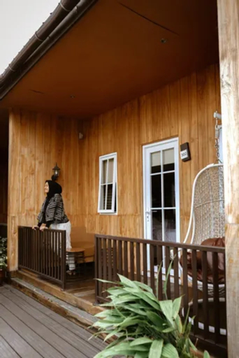 Exterior & Views 4