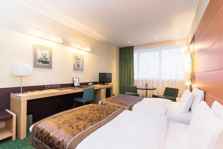 Bedroom 2, Mirage Hotel, Vysokogorskiy rayon