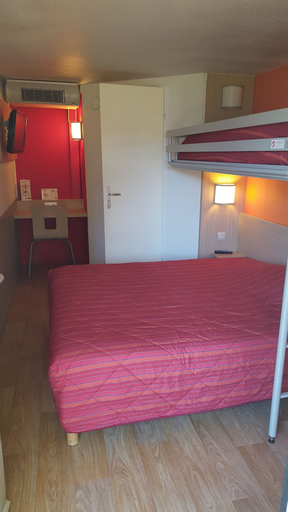 Bedroom 2, Premiere Classe Lyon Est - Aéroport Saint Exupéry, Rhône
