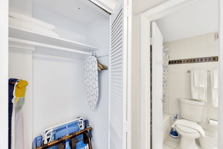 Bathroom 3, SeaStays Apartments, Miami-Dade