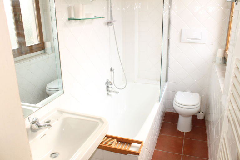 Bathroom, Piccolo Campagna, Florence