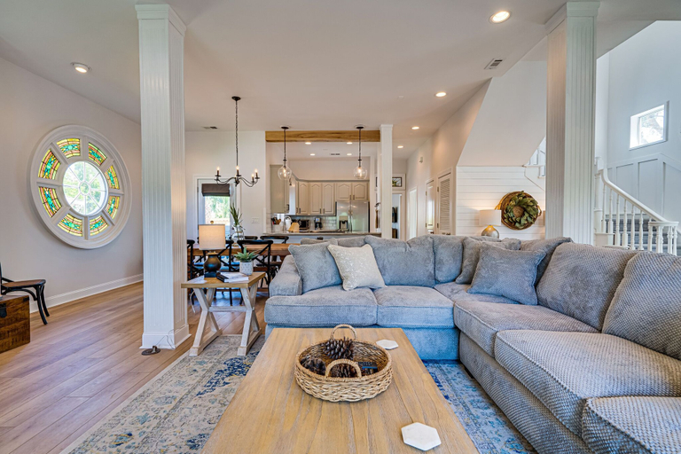Others 5, Magnolia Charms by Avantstay 2 Mins TO Beach Pet Friendly, BBQ & Balcony Views!, Okaloosa