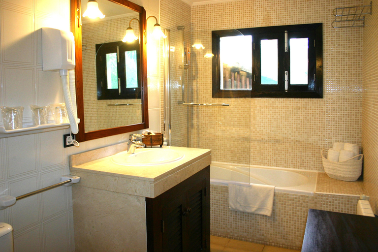 Bathroom 5, Finca Hotel Predio Son Serra, Baleares