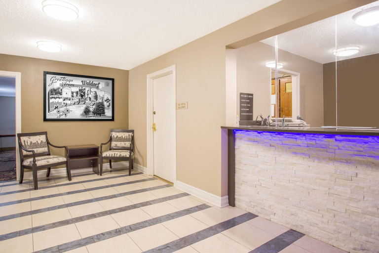 Others 5, Super 8 by Wyndham Waldorf, Charles