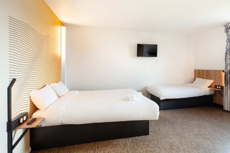 Bedroom 4, B&B HOTEL Igny Palaiseau, Essonne