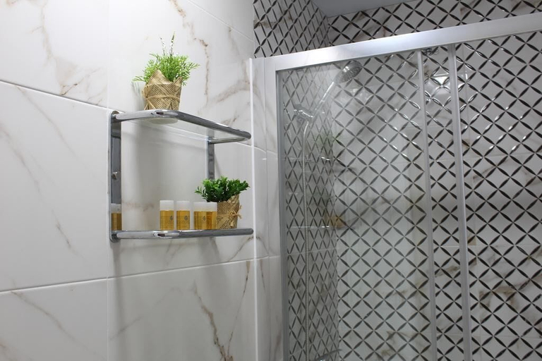 Bathroom, Hostal Emperador, Badajoz