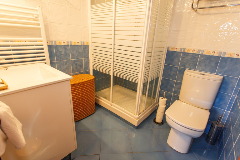 Bathroom 4, El Bulín de la Cabrera, Madrid