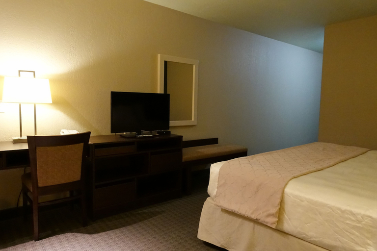 Bedroom 2, Super 8 by Wyndham Dauphin, Division No. 17