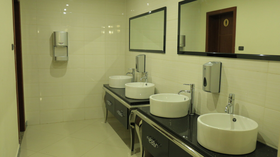 Bathroom 3, Berlottue Hotel, Addis Abeba