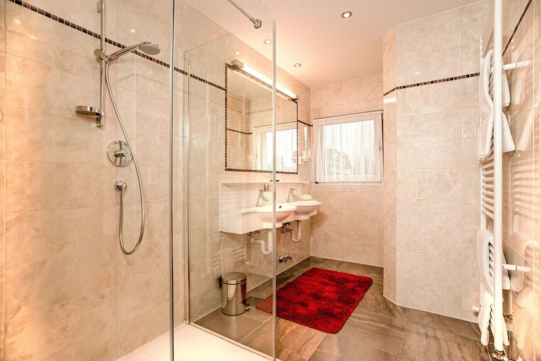 Bathroom 3, Hotel Alpenhof Kristall, Schwaz